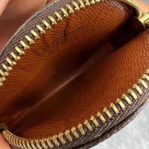 🌵Louis Vuitton Round Coin Holder Monogram🌵